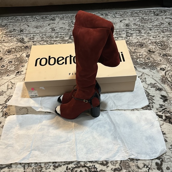 Selling never used Roberto Cavalli open toe boots. - Picture 2 of 10